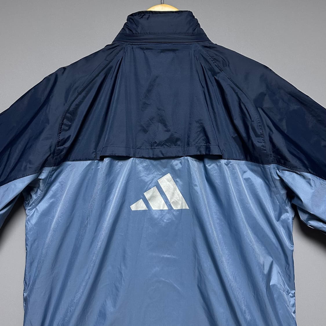 [L]아디다스 빅로고 배색 바람막이 상품이미지3