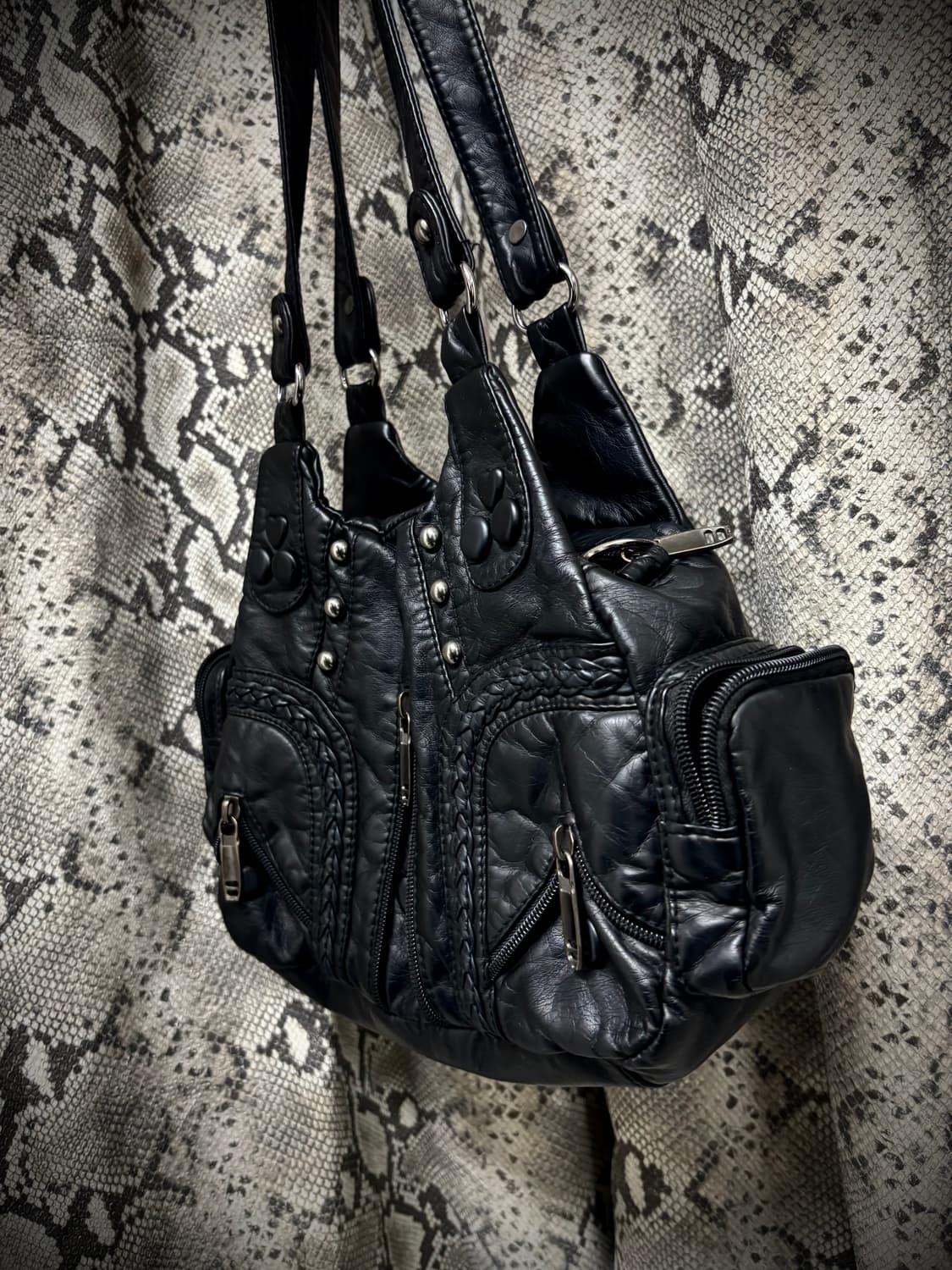 [BAG] 00‘s Rare Design Studded leather B 상품이미지5