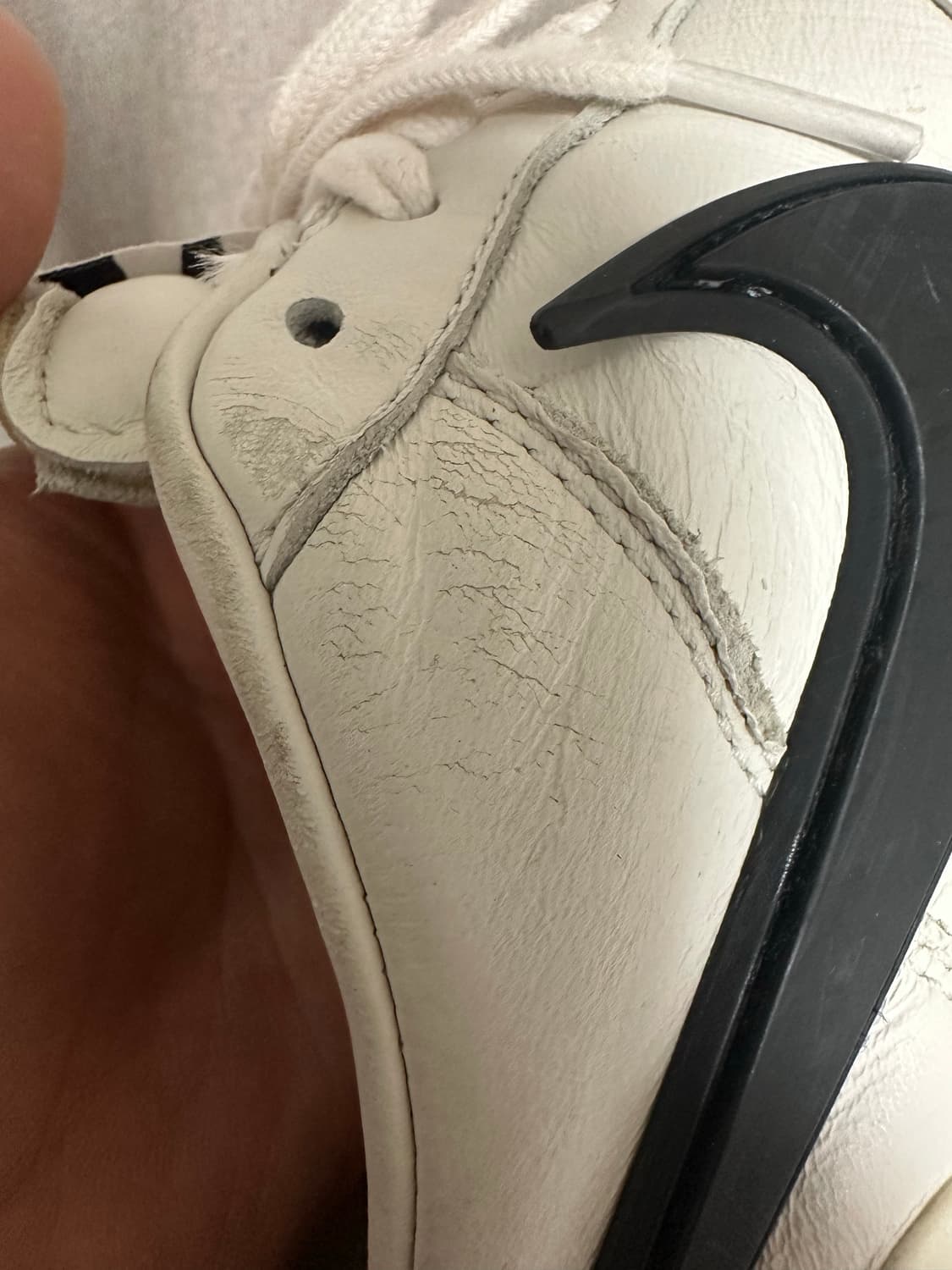 나이키 앰부쉬 에어포스 1 로우 상품이미지10