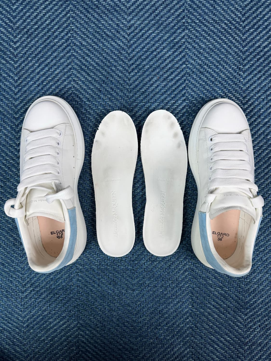 알렉산더 맥퀸 오버솔 스니커즈 38 화이트/블루 상품이미지6