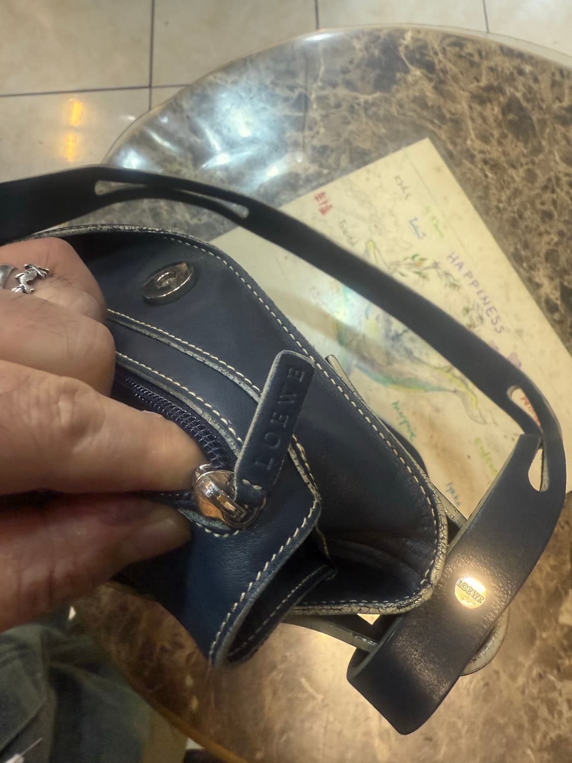 정품 로에베 쇼퍼백 팝니다 상품이미지10