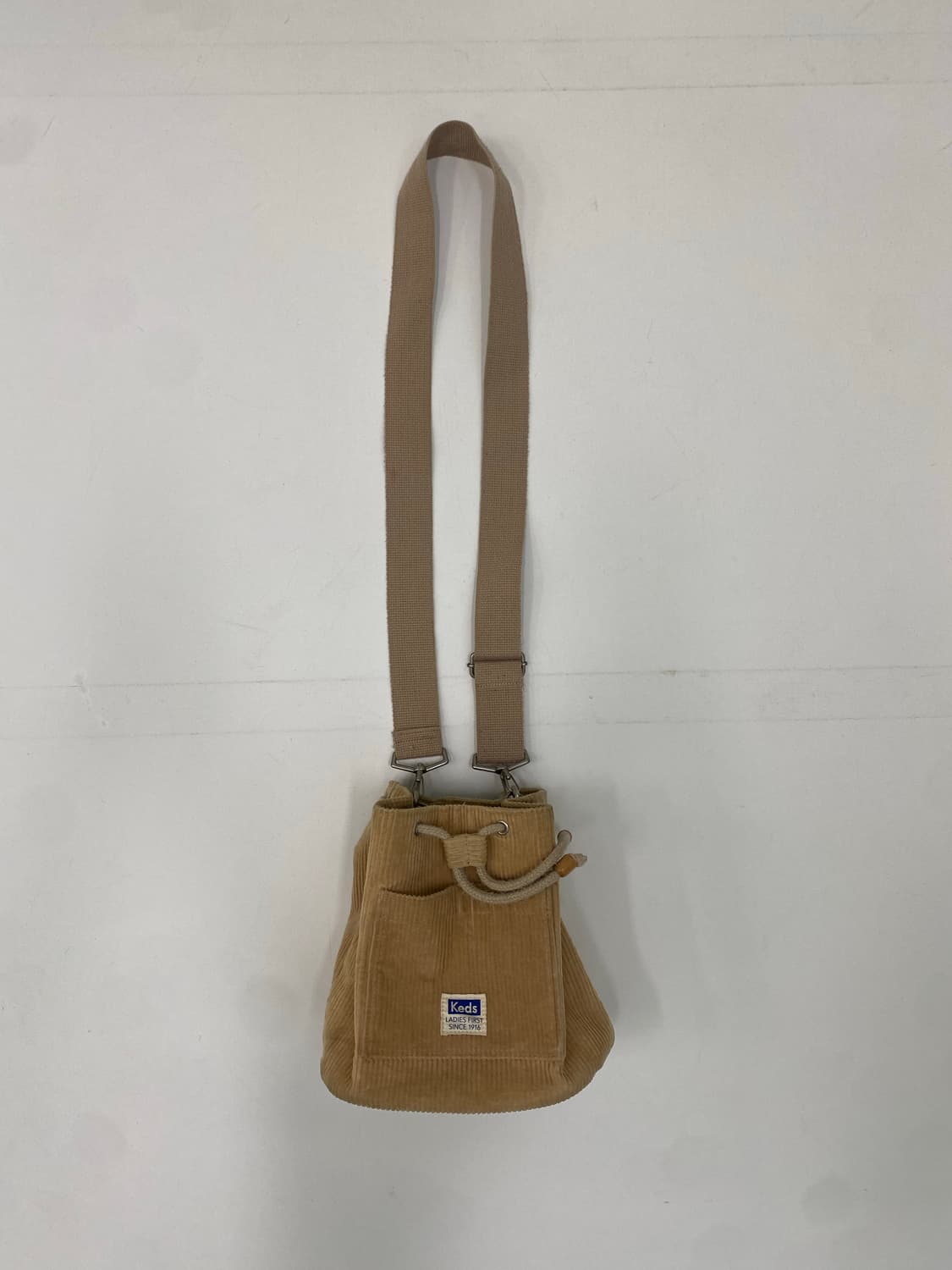 케즈 코듀로이 크로스백 베이지 상품이미지2