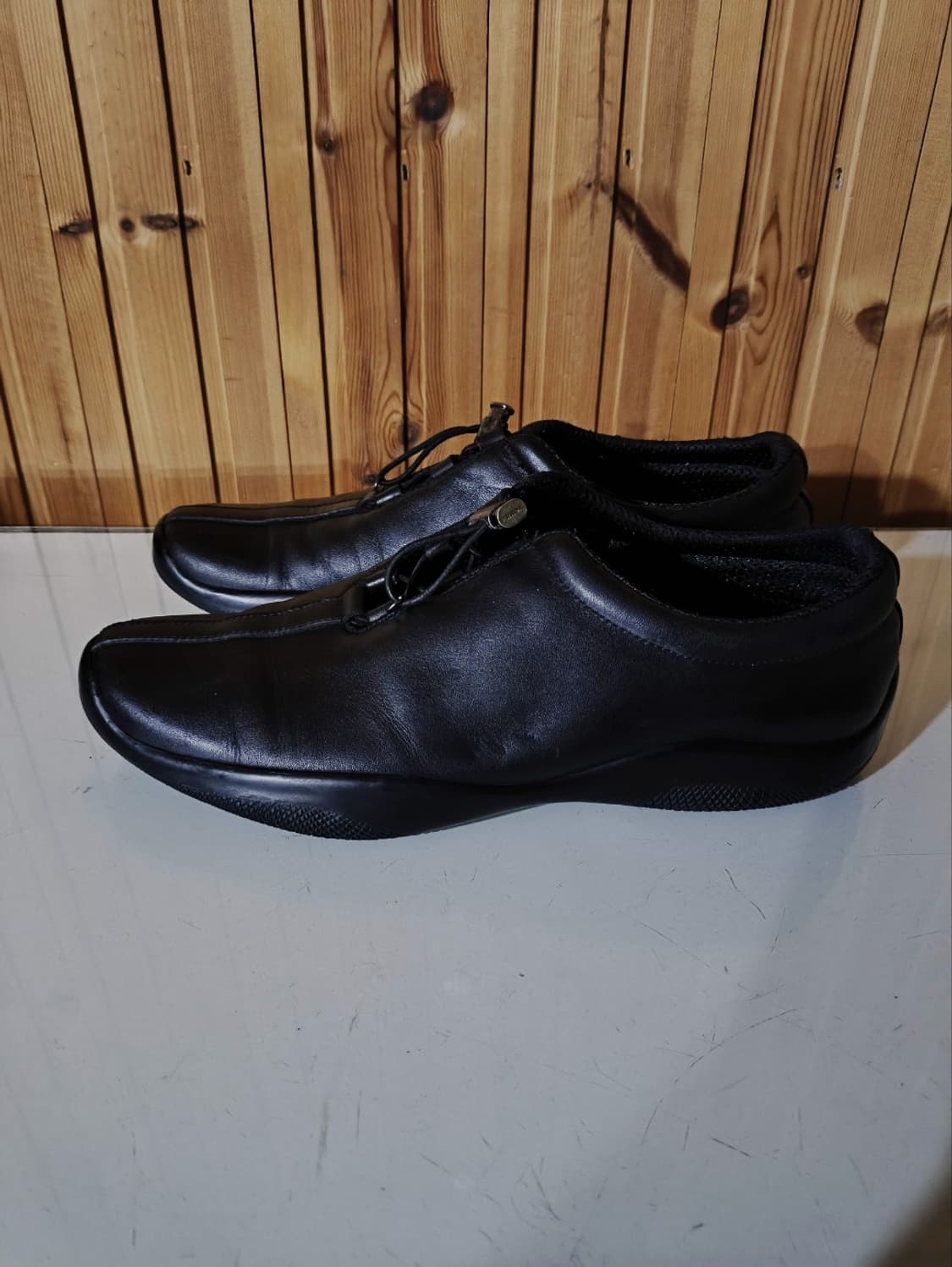 255mm 프라다 레더 스니커즈 상품이미지1