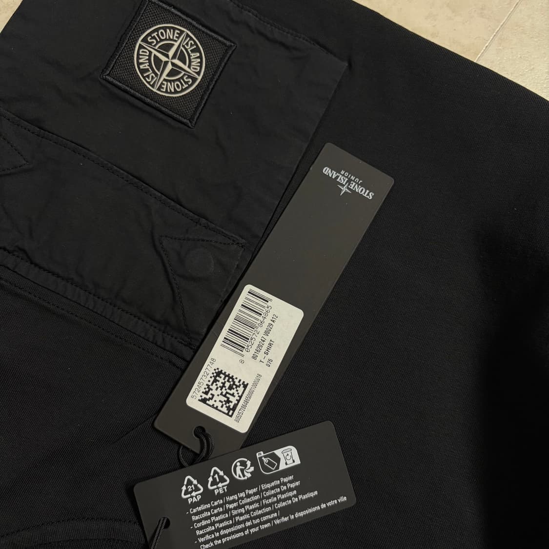 [새상품]스톤아일랜드 로고 패치 포켓 반팔 티셔츠 블랙 키즈 12A 상품이미지3