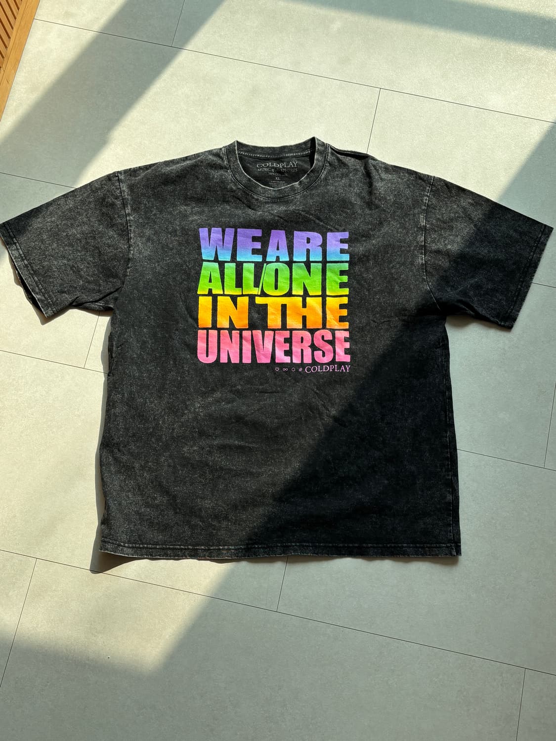 콜드플레이 2025 월드투어 한정 워싱 티 XL 상품이미지1