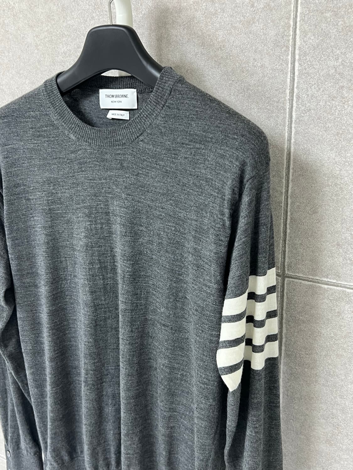 [정품] 새상품급 / 5 톰브라운 사선 메리노울니트 그레이 상품이미지3