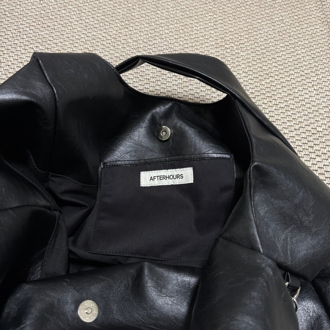 애프터아워즈 체인 레더백 상품이미지4