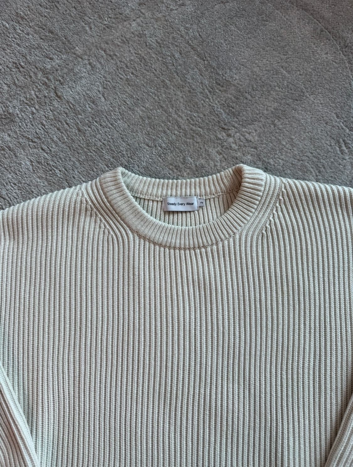 [스테디에브리웨어] 크루넥 코튼 립 니트 샌드베이지 2사이즈 상품이미지3