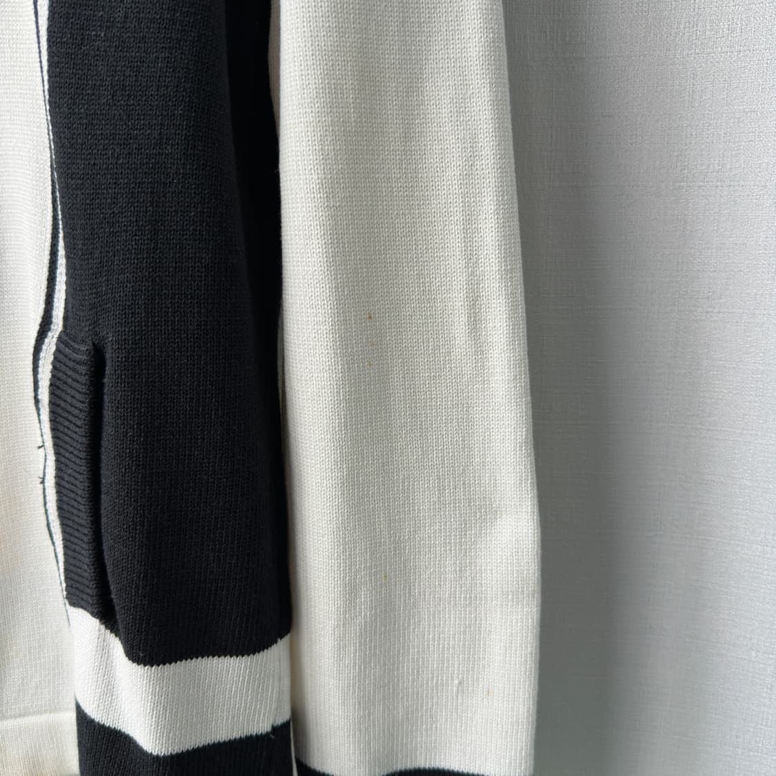 돌체앤가바나 로고 자수 니트 집업 가디건 블랙 화이트 95 상품이미지7