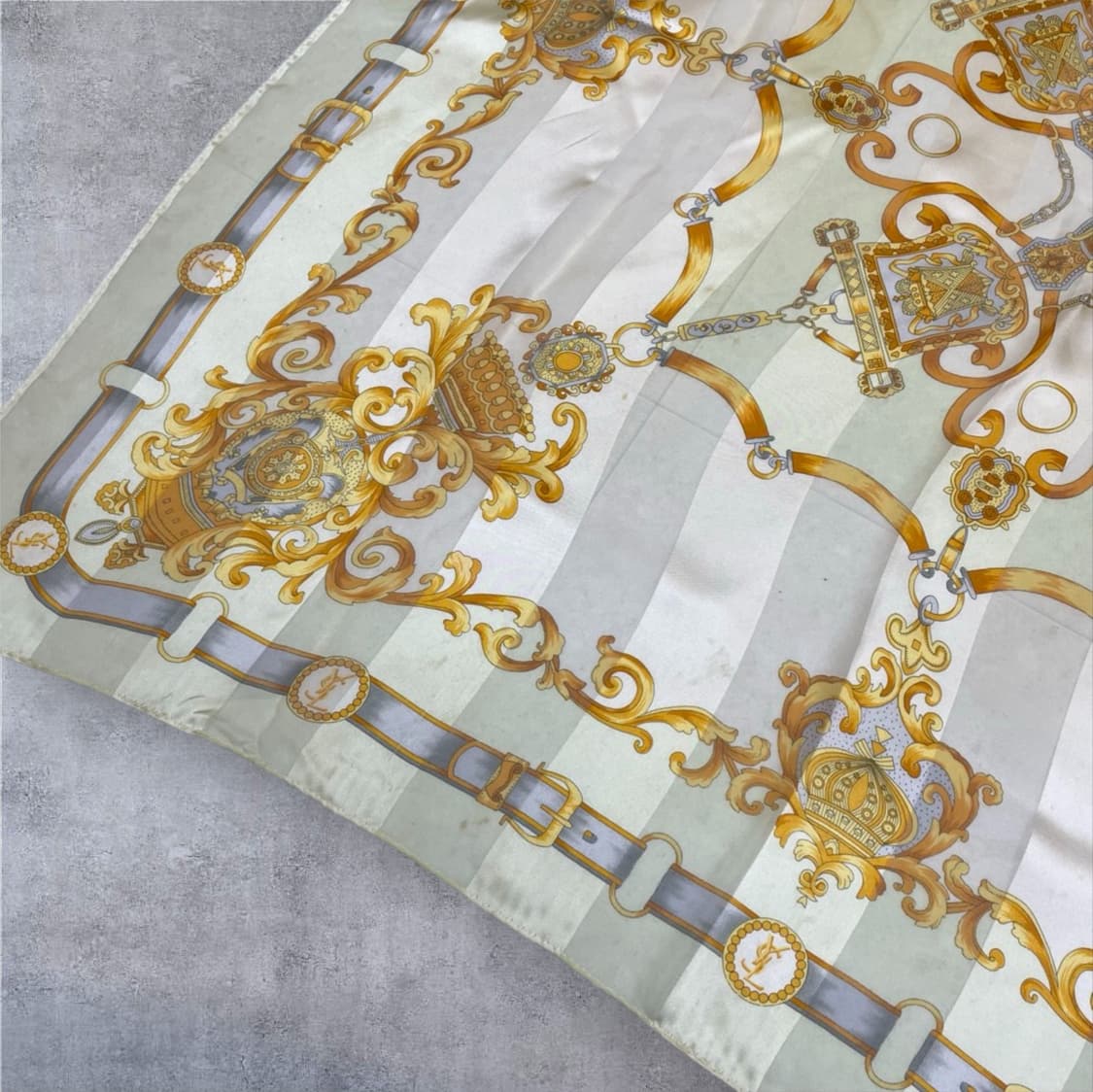 입생로랑 Yves Saint Laurent 골드 바로크 패턴 실크 스카프 상품이미지6