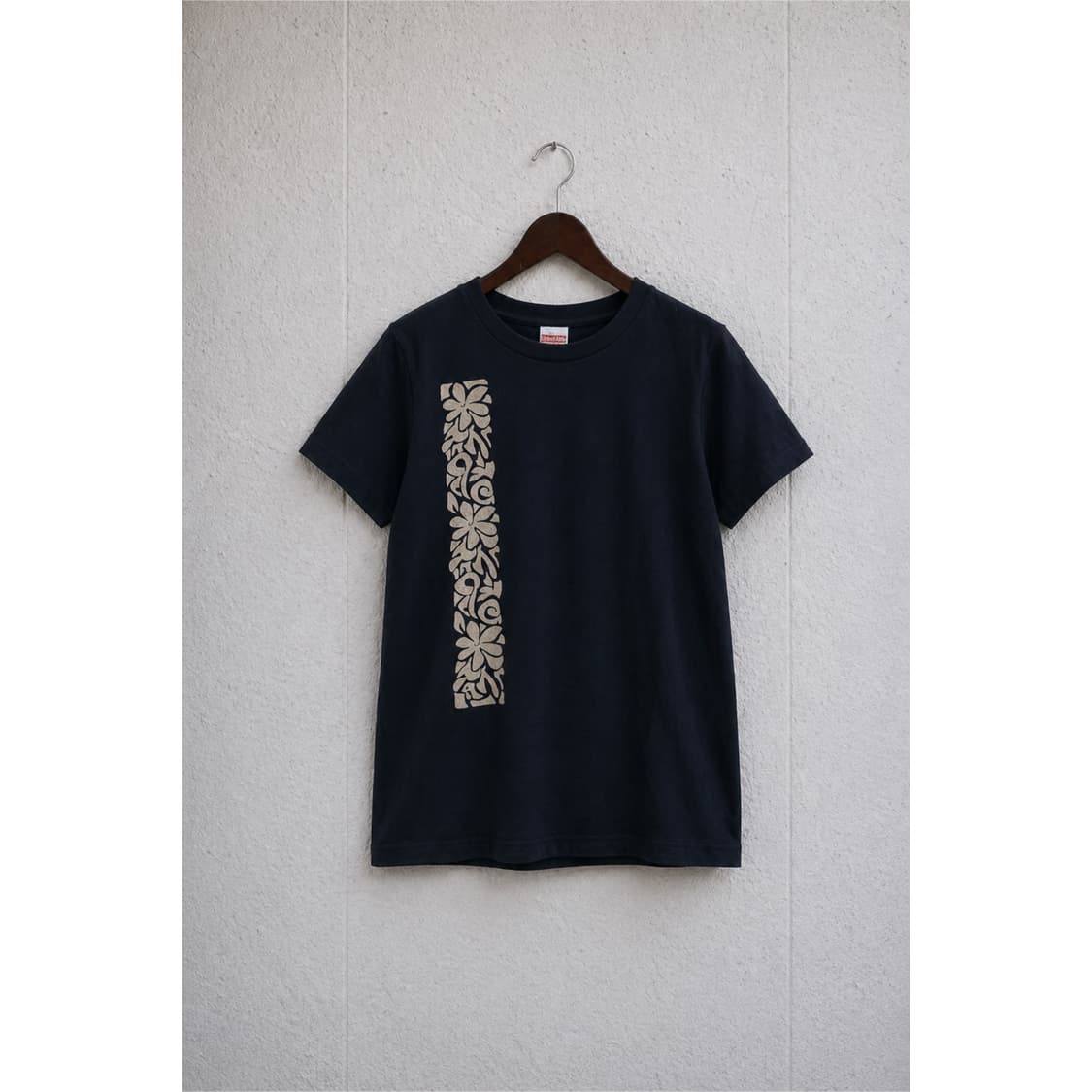 플라워 포인트 블랙 티셔츠 상품이미지2