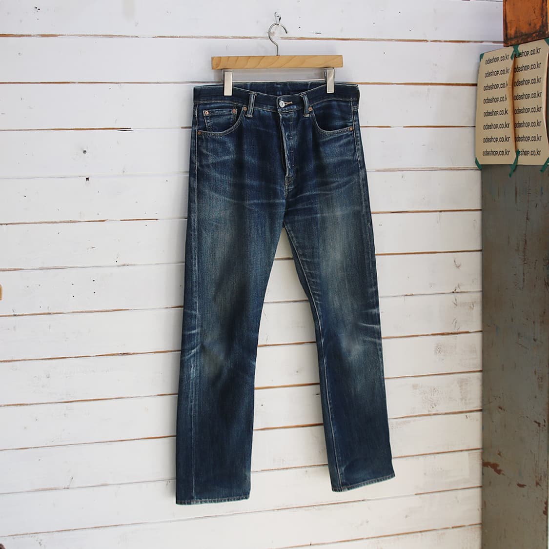 (착용컷) 리바이스 501 (남성용 32.5) 상품이미지1