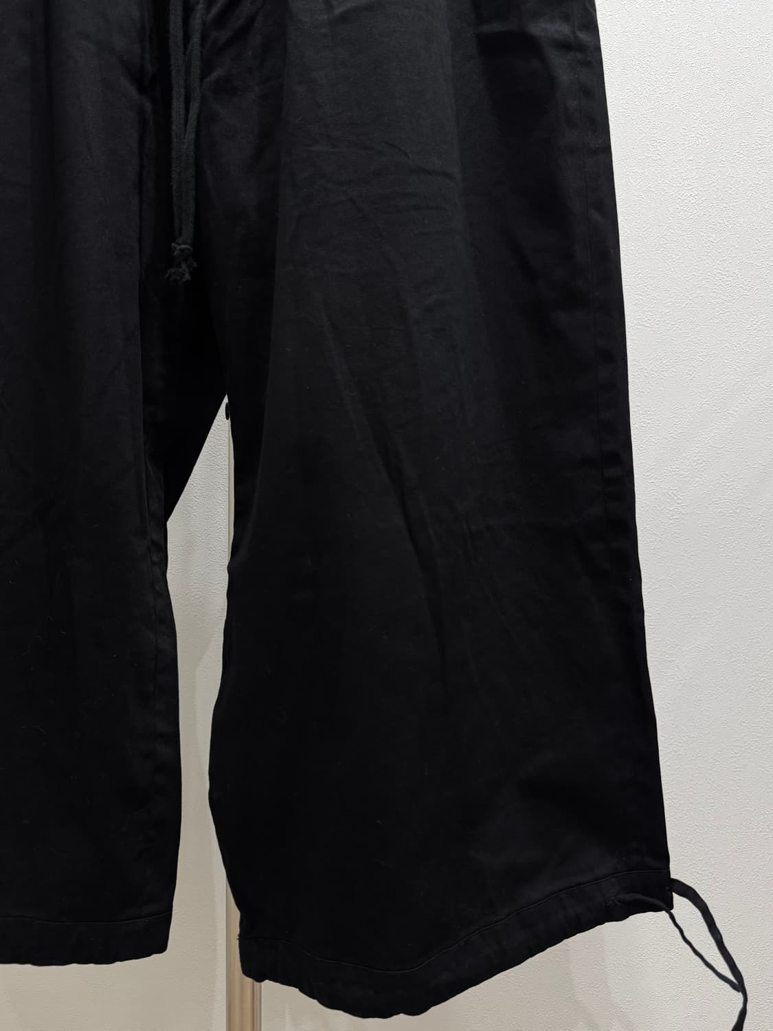요지야마모토 18aw 코튼 와이드 하카마 팬츠 상품이미지4