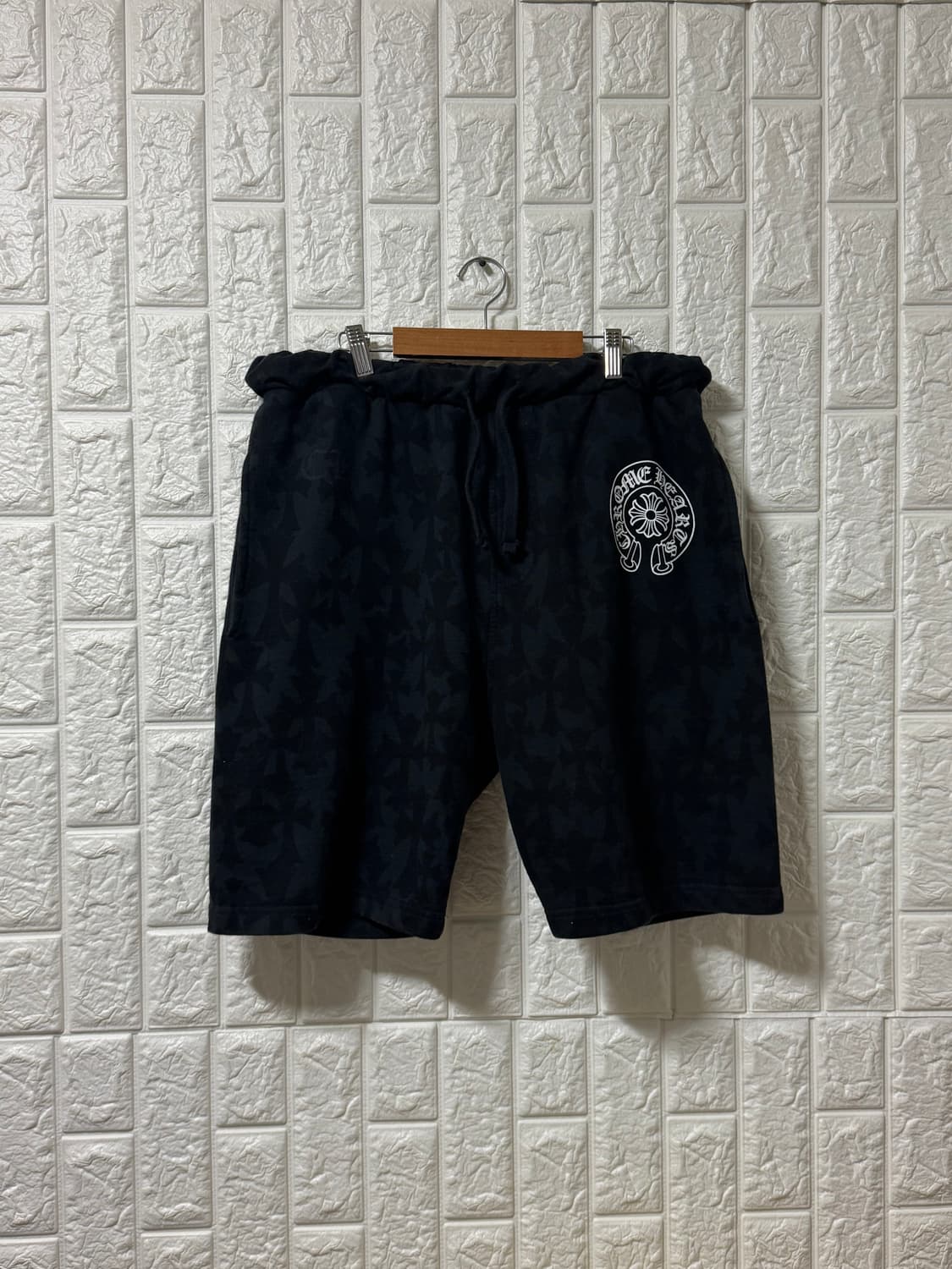 [L] 크롬하츠 홀스슈 카모플라쥬 스웨트 쇼츠 반바지 상품이미지1