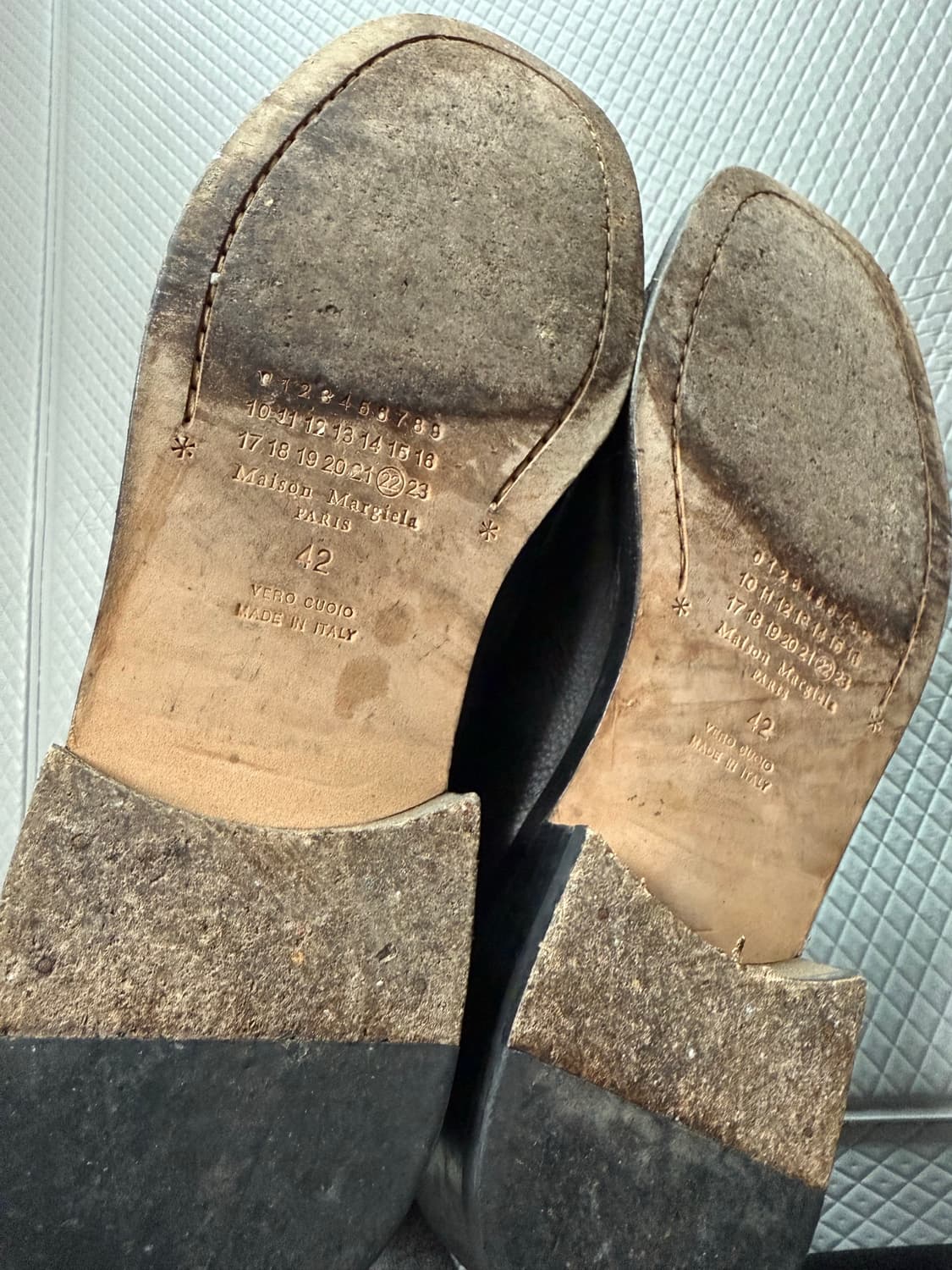 (42) 마르지엘라 비대칭 체인 로퍼  상품이미지5