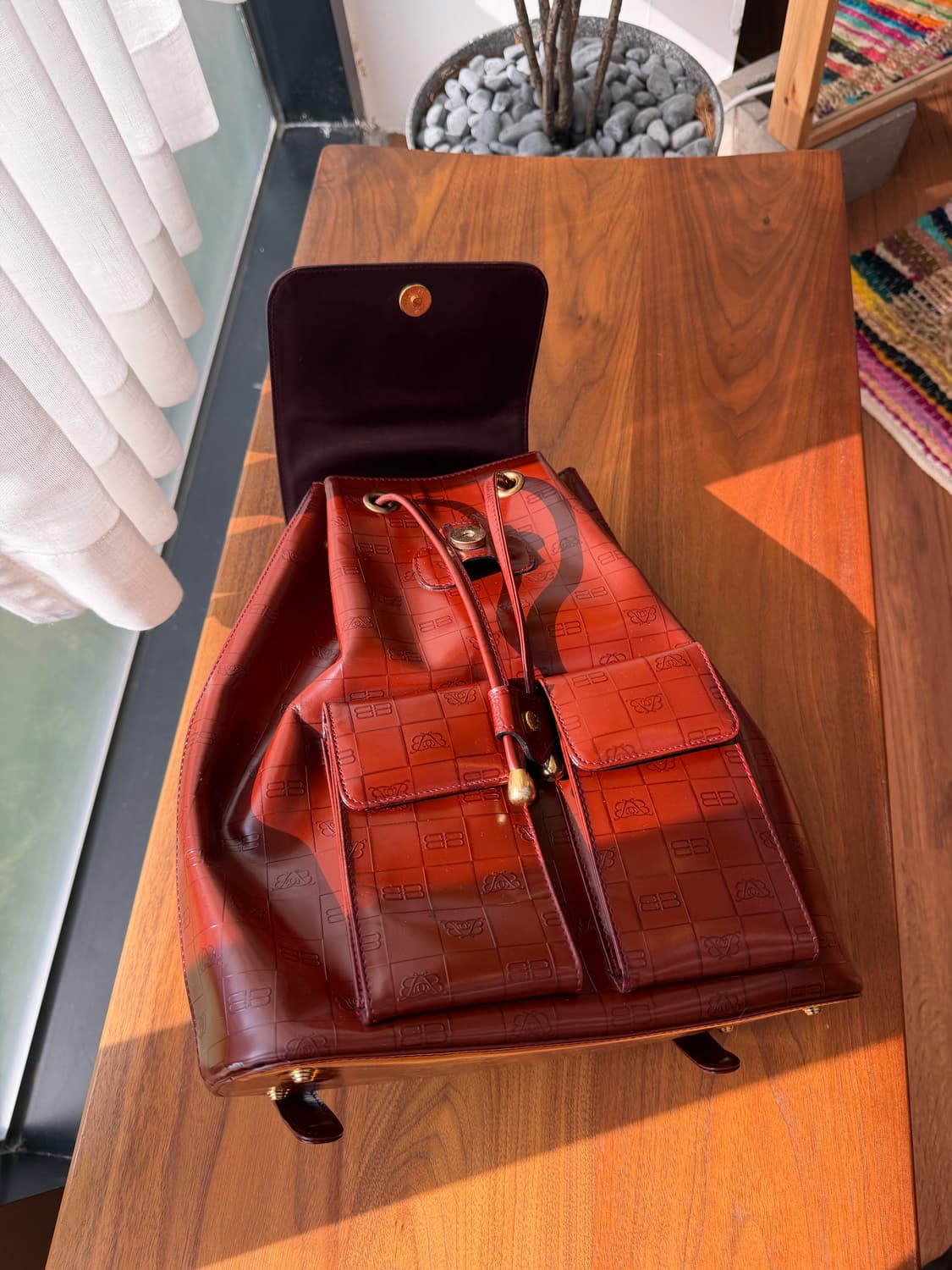 발렌시아가 빈티지 임보스트 레더 백팩 상품이미지8