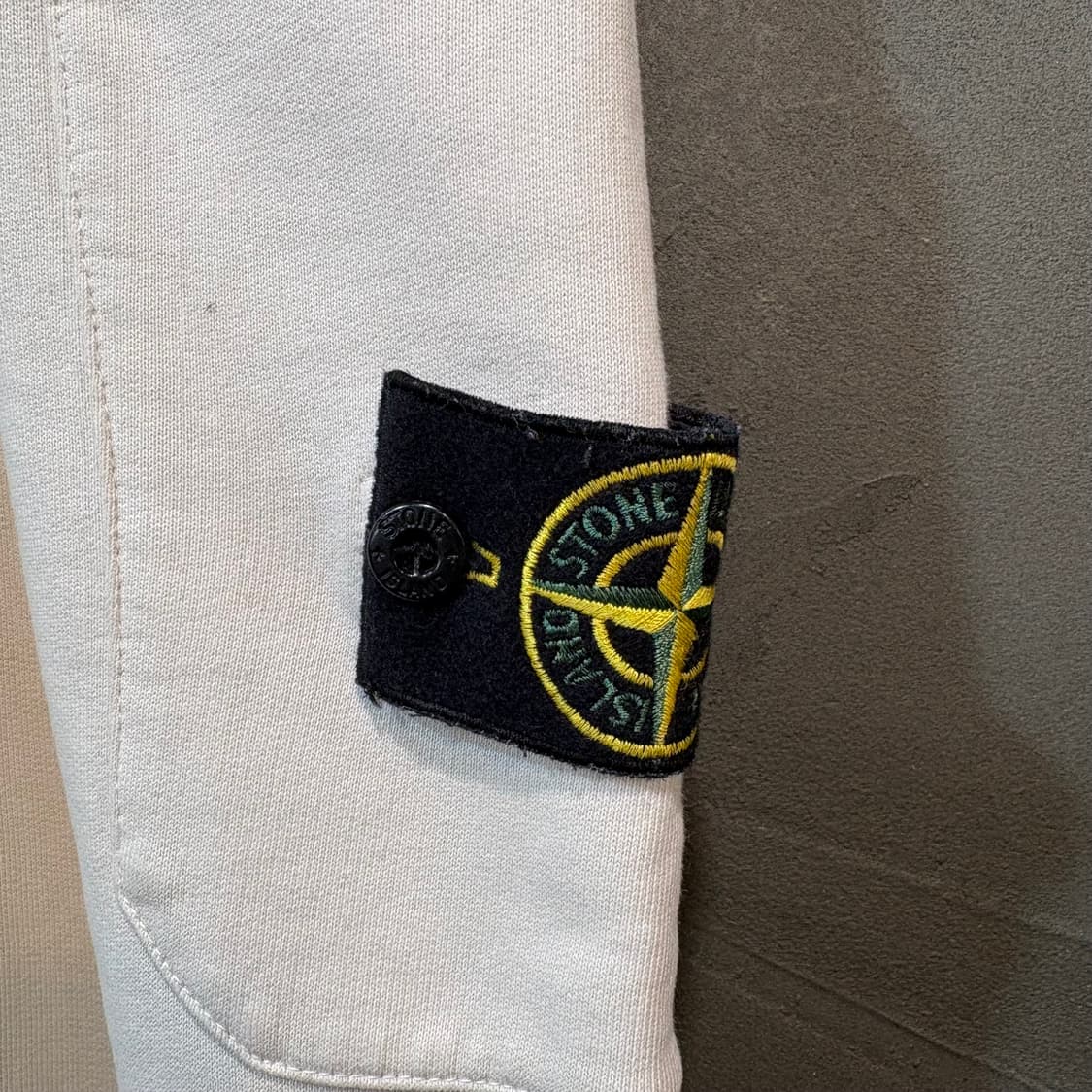 [XL] STONE ISLAND 스톤 아일랜드 화이트 조거 스웻 팬츠 상품이미지2