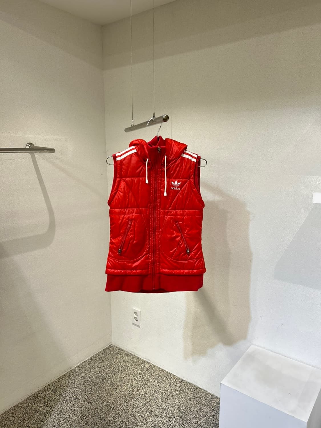 아디다스 후드 패딩조끼 상품이미지1