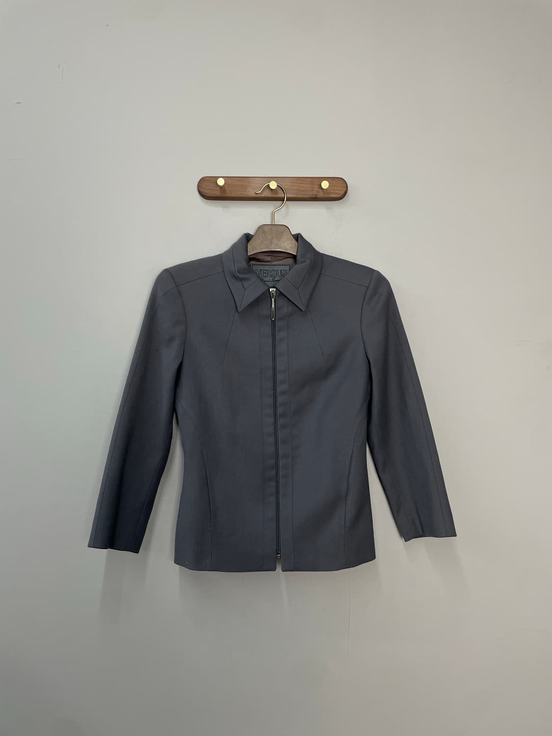 베르수스 슬림핏 집업 자켓 H2206 상품이미지2