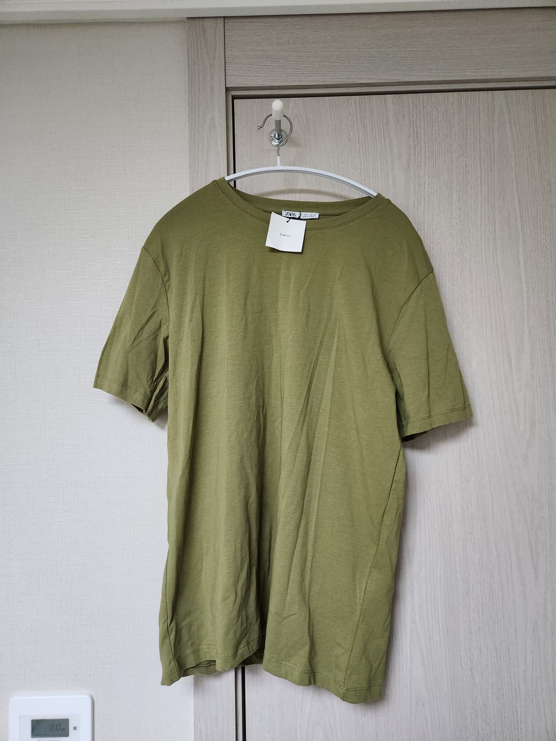 자라 zara 카키 티셔츠 상품이미지1