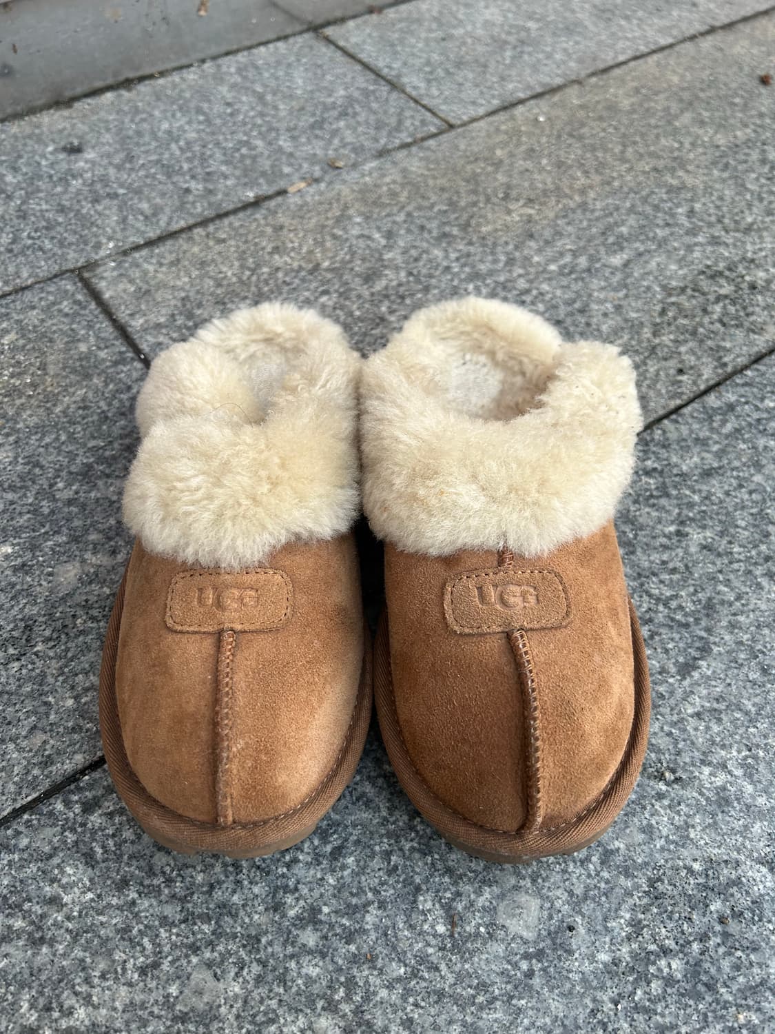 Ugg 뮬 코케트 240size 상품이미지2