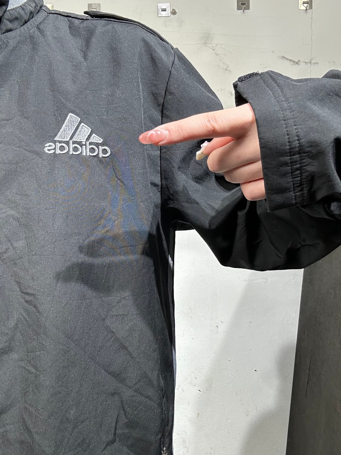 아디다스 블랙 로고 삼선 트랙 자켓 L 상품이미지4