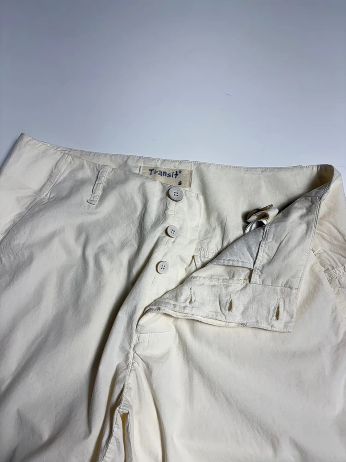 트랜짓 TRANSIT 베이직 버튼플라이 치노 반바지 R1495 상품이미지3