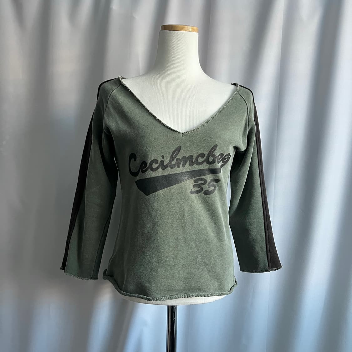 CECIL MCBEE v neck t-shirt 상품이미지1