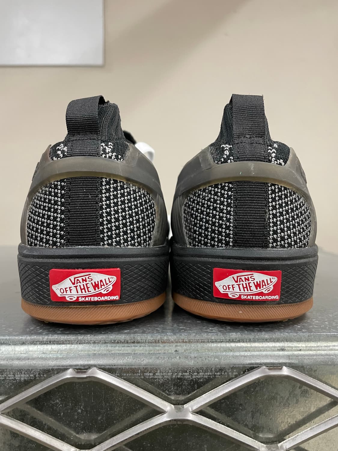 반스 에이브이 2.0 니트블랙 285 (gr-4564) 상품이미지3