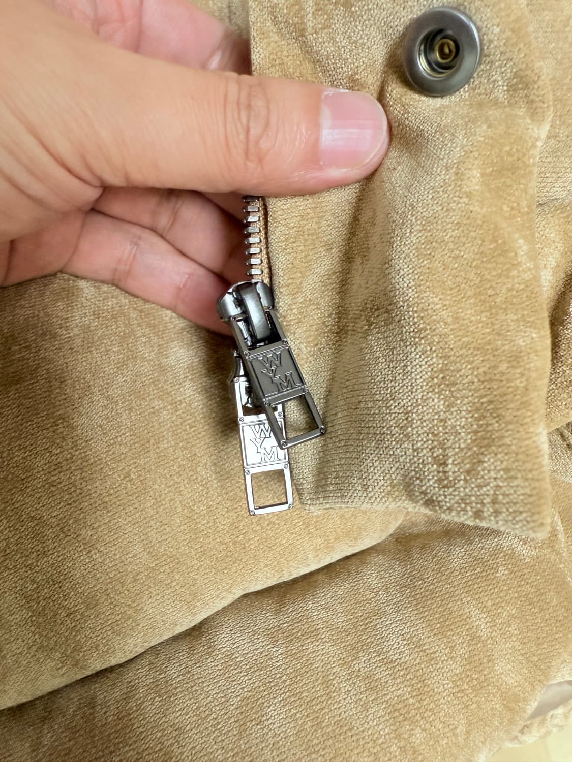 (24FW 새상품) 우영미 베이지 벨벳 다운 자켓 (48) 상품이미지4