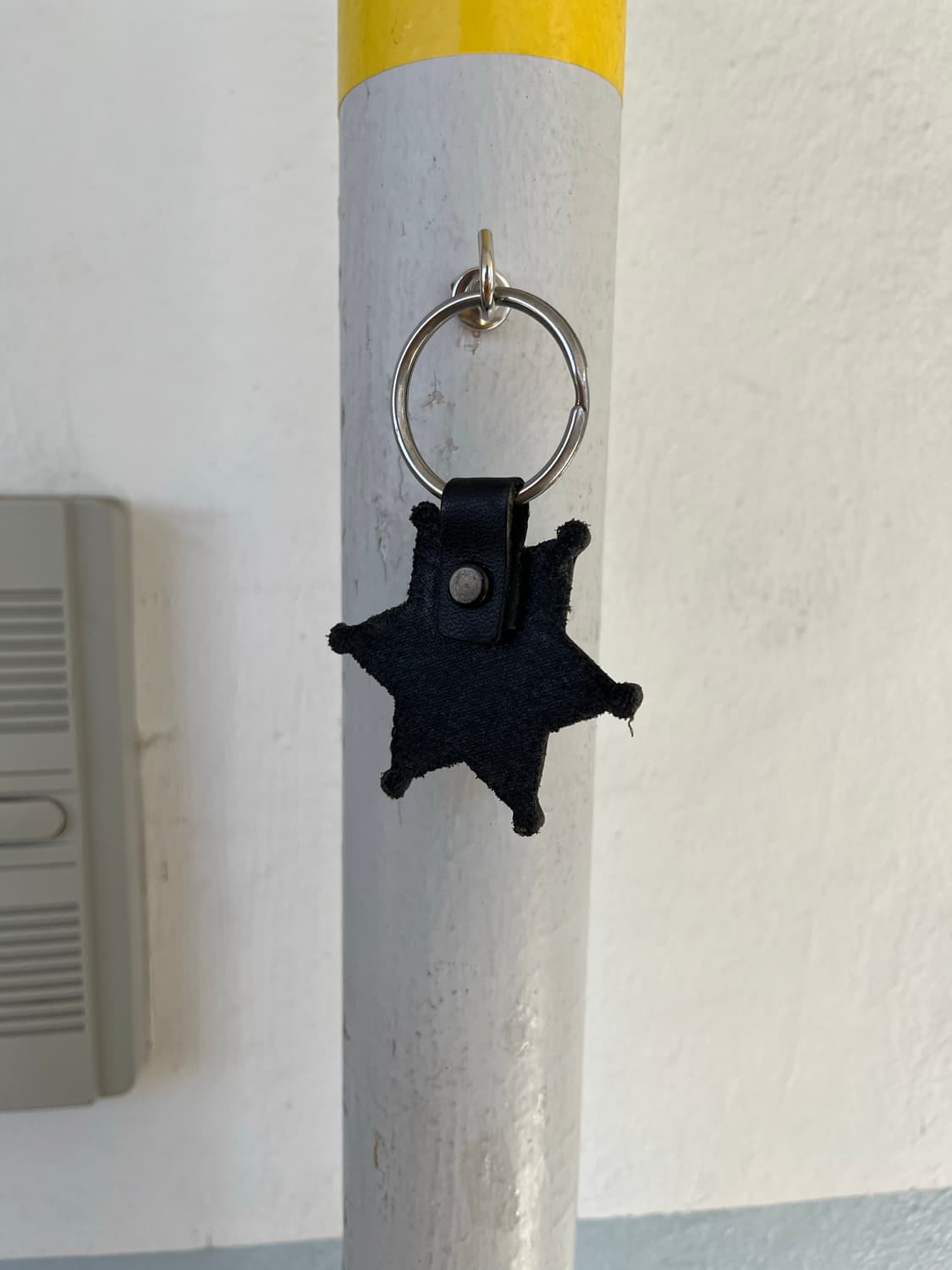 L.P.D Uniforms Promo Keyring 상품이미지2