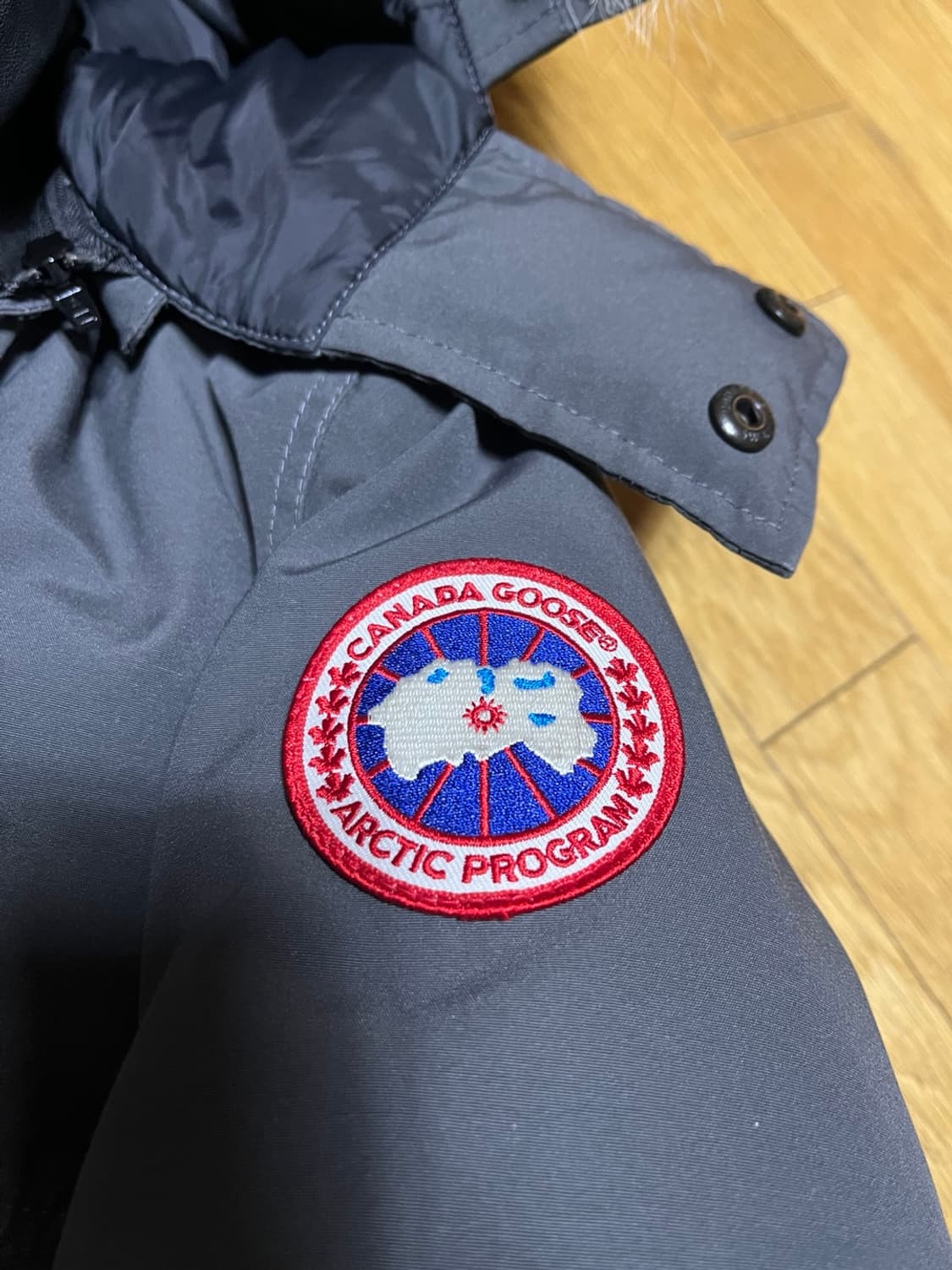 캐나다구스 밴프 파카 패딩 라쿤터 후드 버튼 다운 상품이미지2