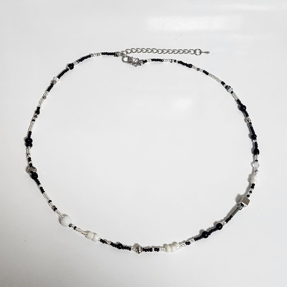 남자 블랙 앤 화이트 흰볼 목걸이 상품이미지1