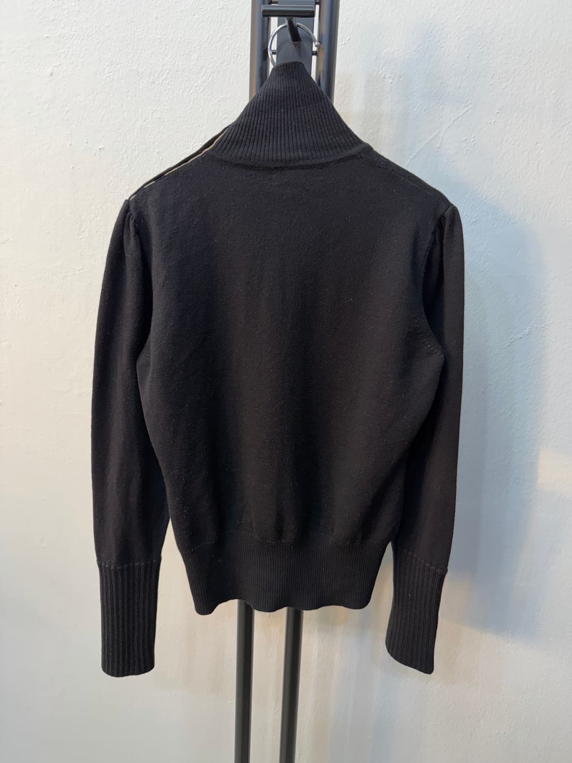 매장판정품) 버버리 여성 블랙 하이넥 니트 M 상품이미지6