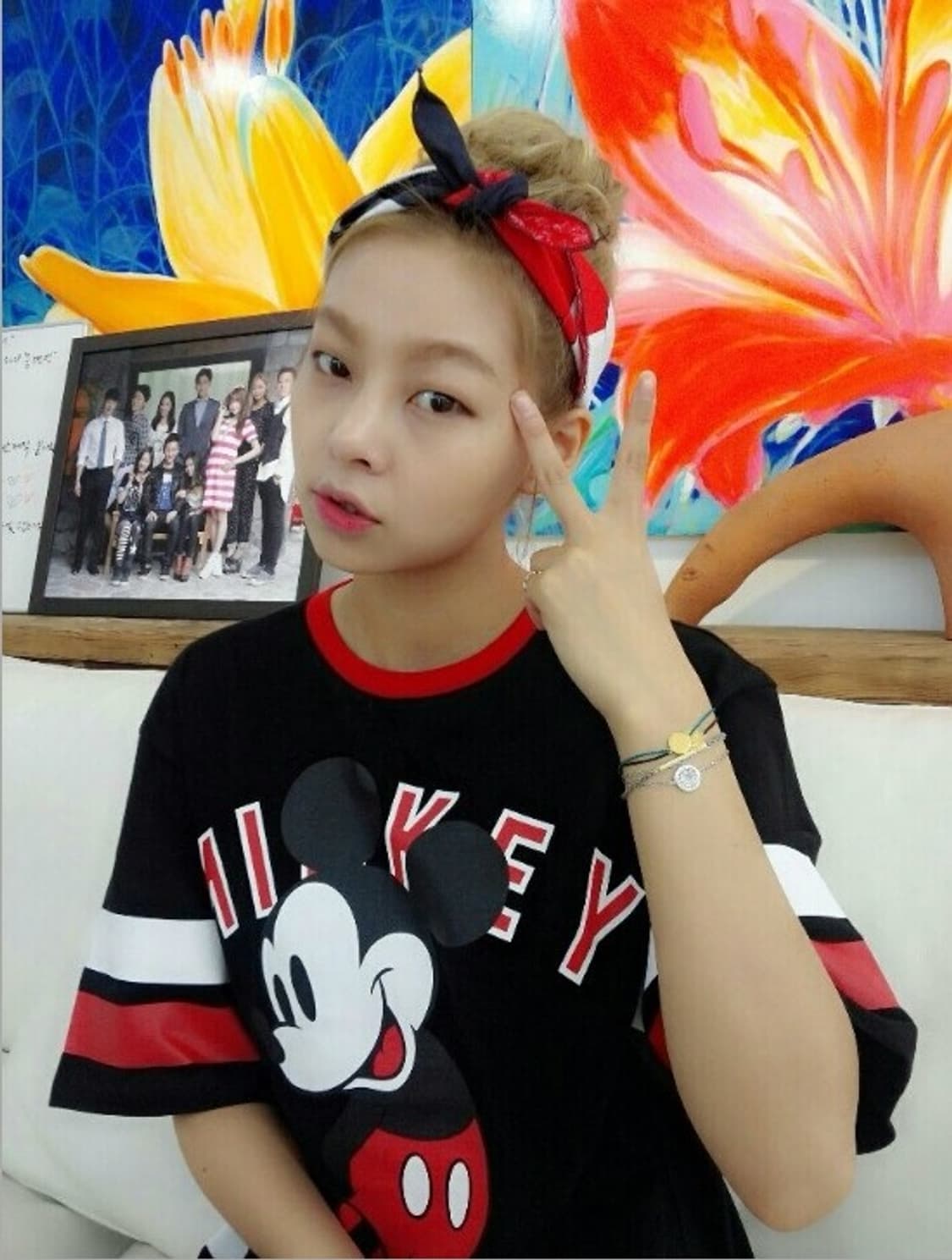 모델 송해나가 입은 14ss 펠틱스 x 디즈니미키져지 반팔 상품이미지2