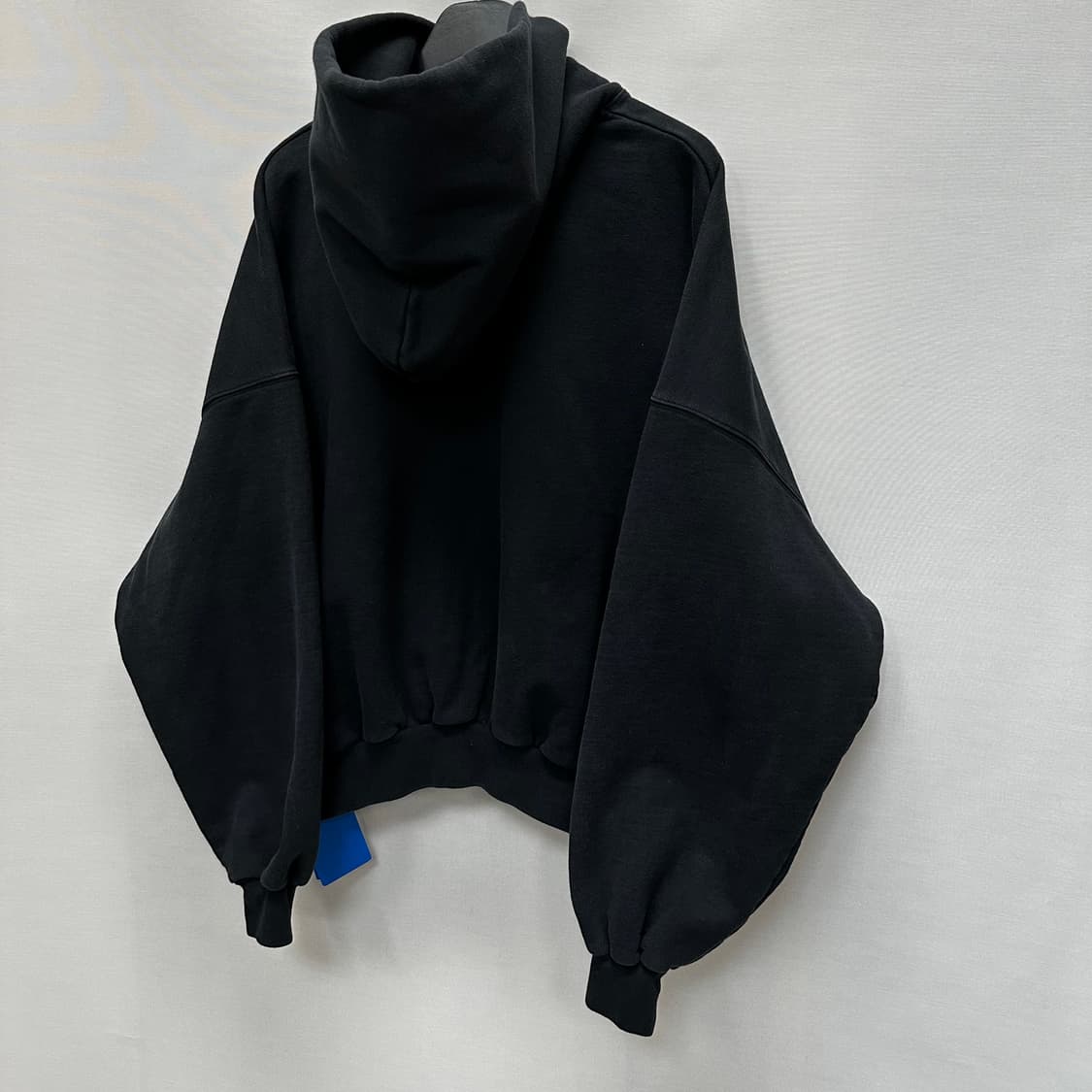 발렌시아가 x 아디다스 라지 후드티 (크롭 오버핏)  상품이미지5