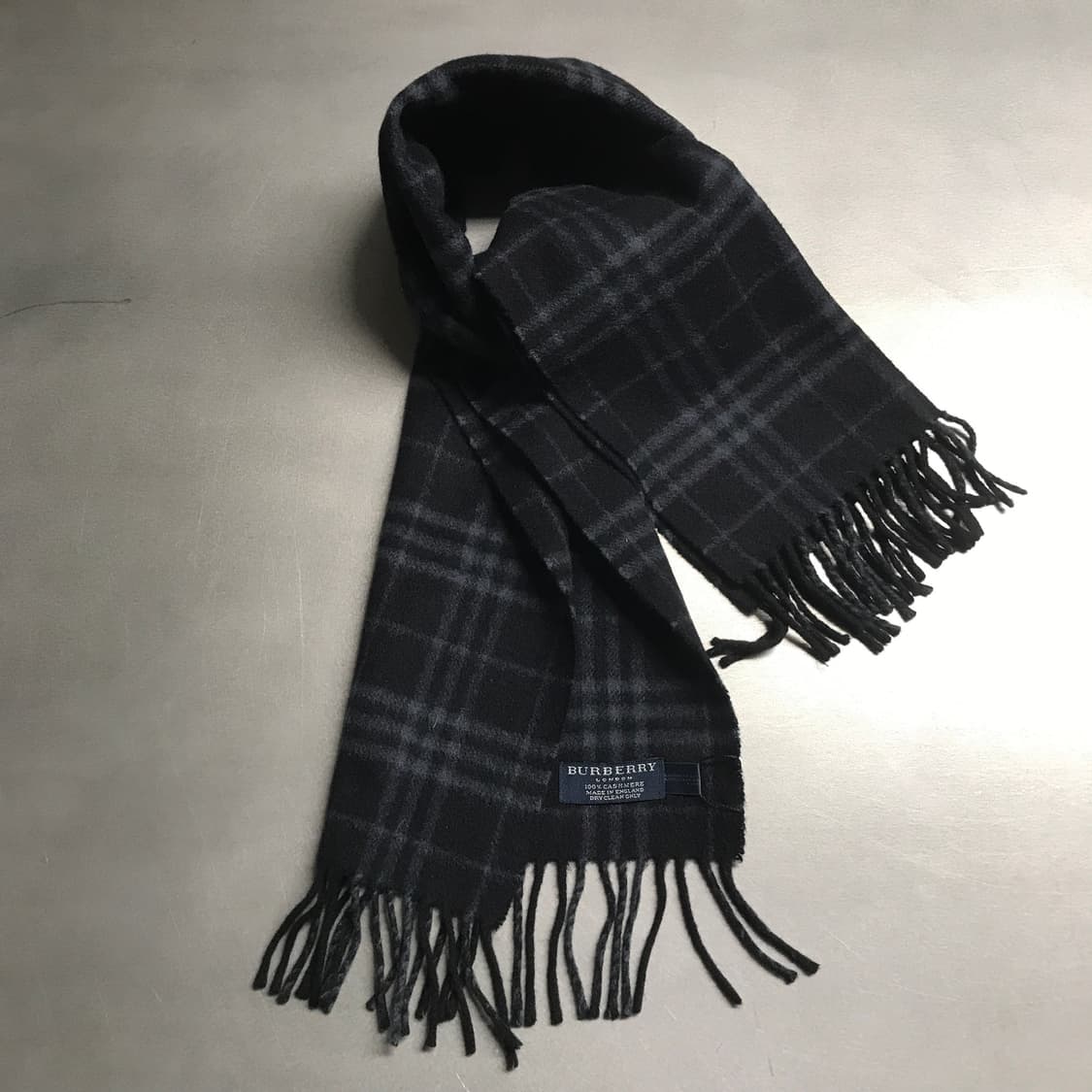 버버리 정품 캐시미어 머플러 네이비 상품이미지4