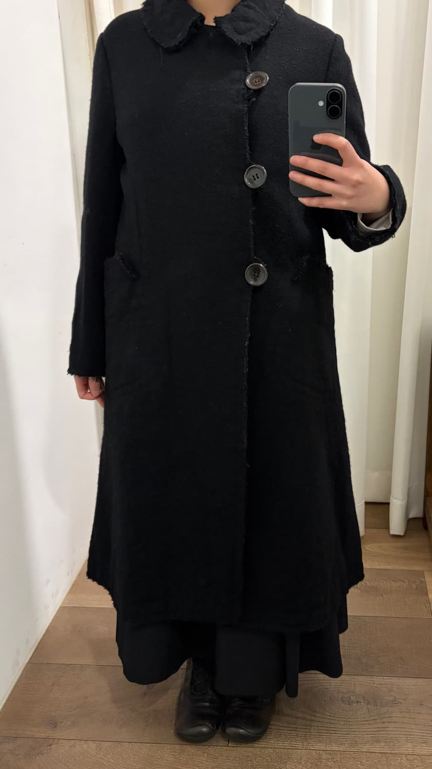 Closing Detail Distressed Wool Coat  상품이미지3