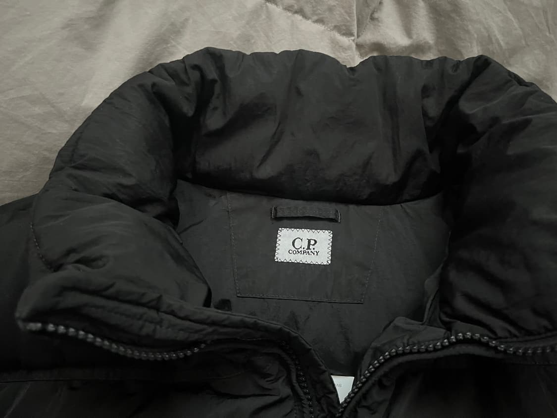 cp컴퍼니 에코크롬 믹스드 다운 패딩 48 블랙 상품이미지3