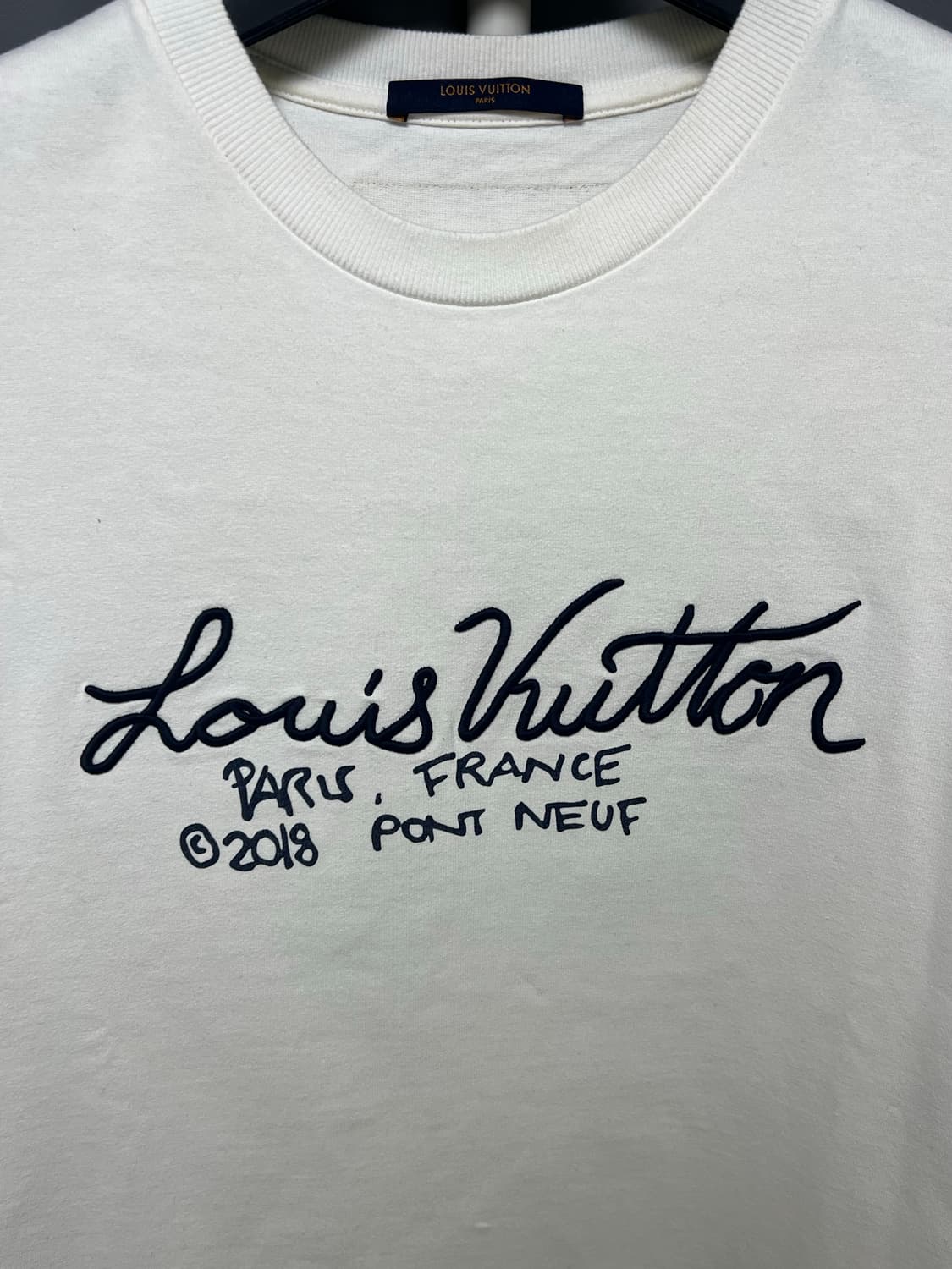[정품] 백화점판 / L 루이비통 로고 반팔티 화이트 상품이미지3