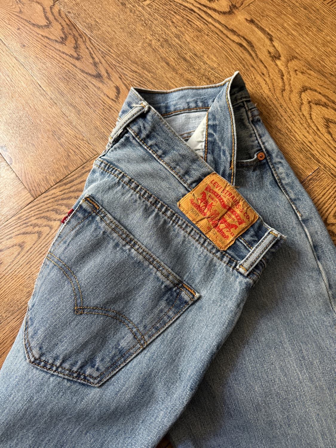 [34]리바이스 501 라이트블루 워싱 스트레이트 데님 팬츠 상품이미지4