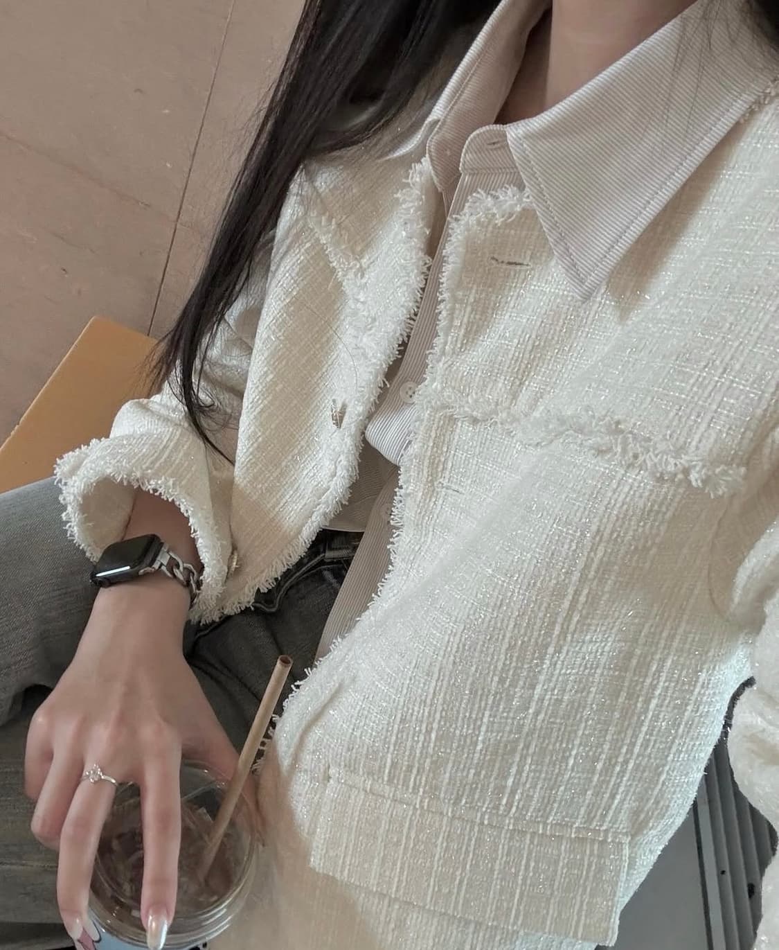 (윤비누 착용) 뉴얼린 제니 엠블럼 트위드 자켓 화이트 상품이미지1