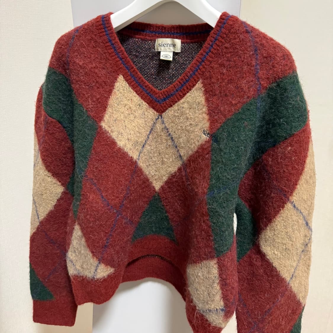 시엔느 브러쉬드 아가일 니트 상품이미지4