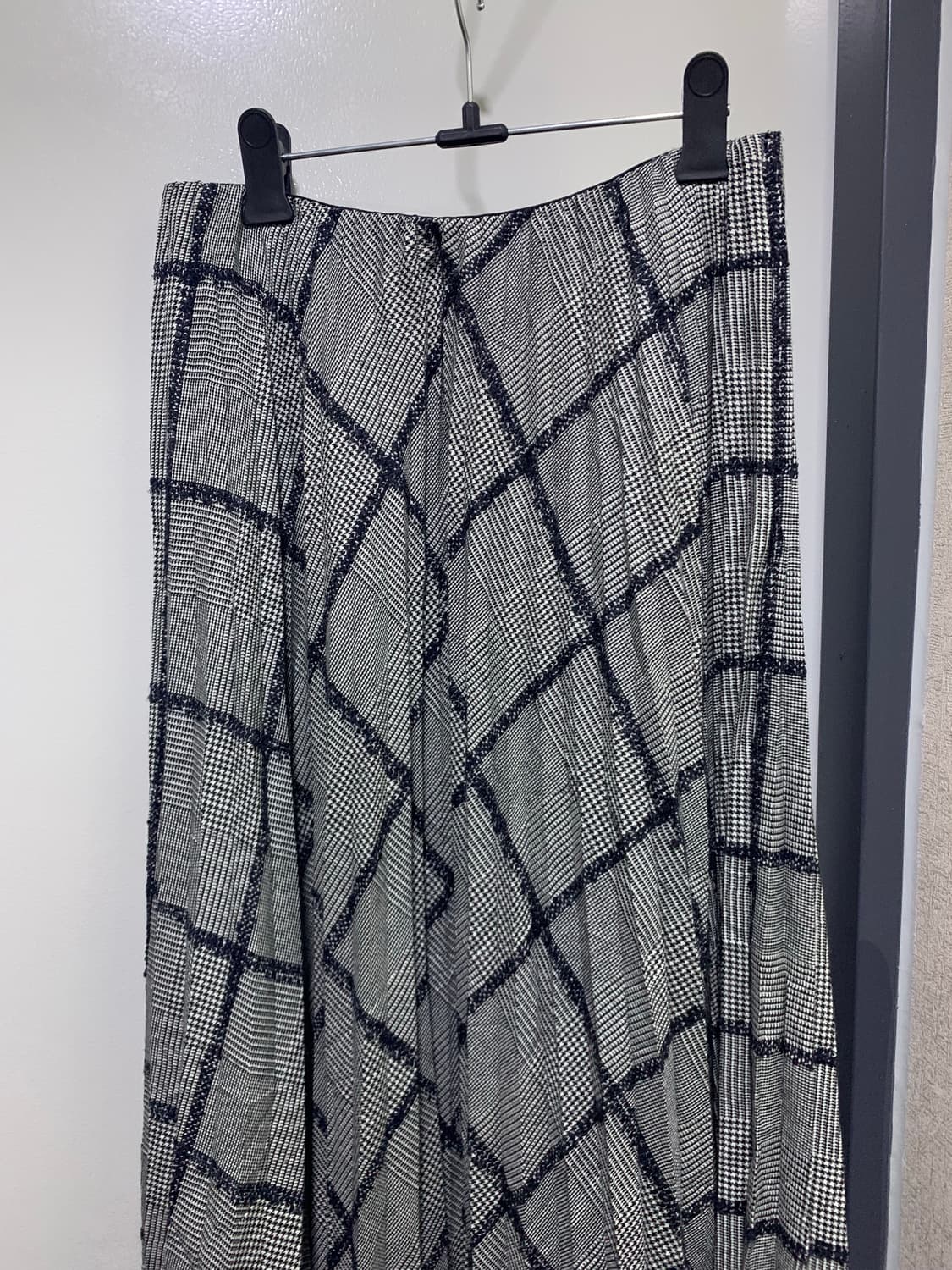 Demi luxe beams 빔즈 체크 플리츠 롱 스커트 상품이미지4