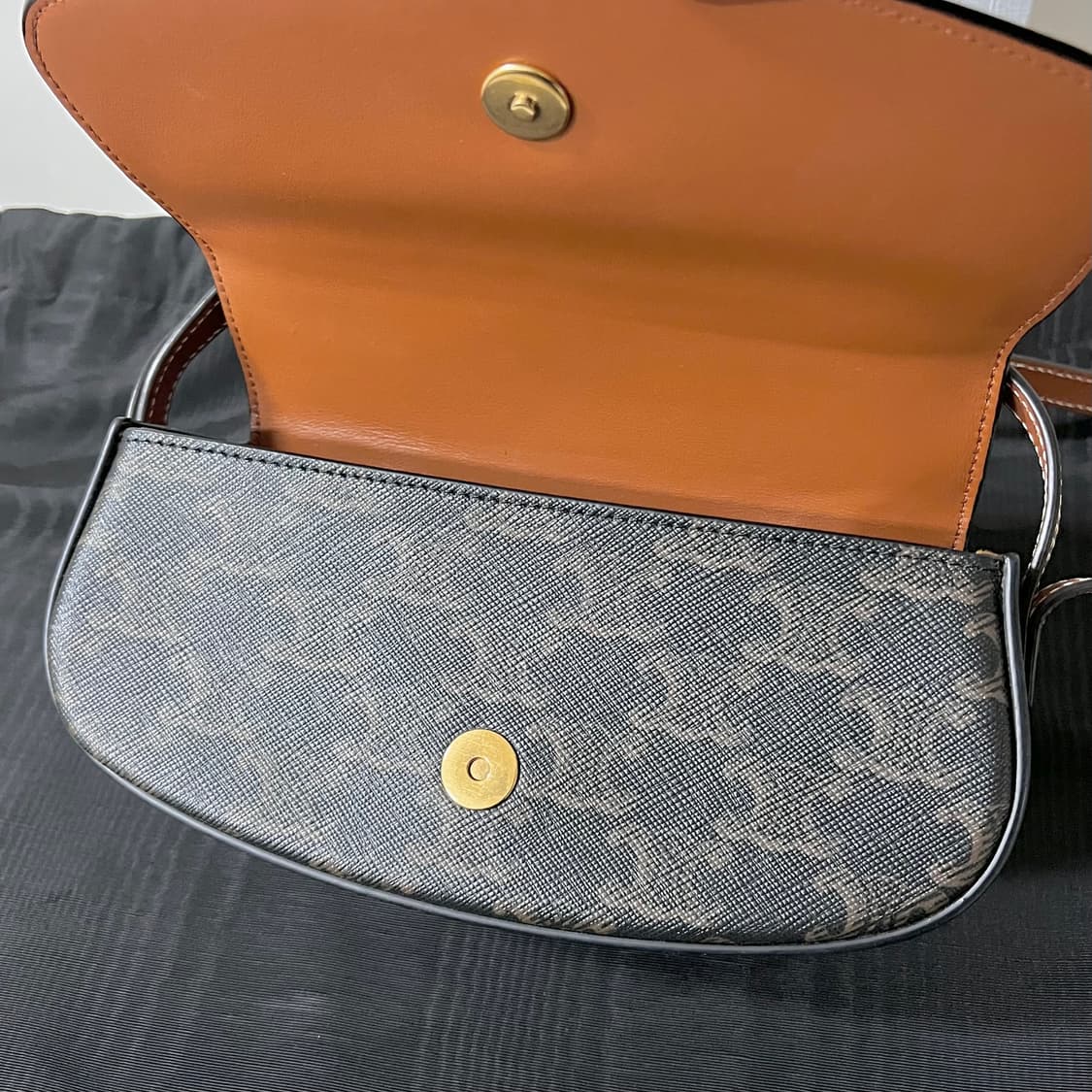 [S급/정품] 셀린느 타부 클러치 스트랩 가방 타부백 상품이미지4