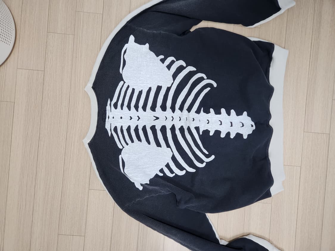 캐피탈 투톤 빅 플리스 본 스웻 셔츠 키나리 블랙 상품이미지3