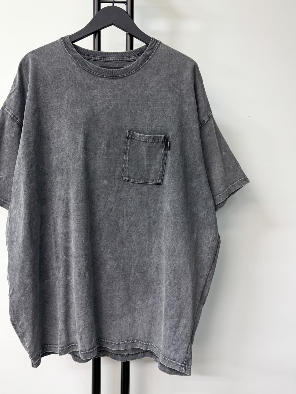 아트모스 21SS 케미컬 워시 빅 테이퍼드 포켓 티 상품이미지2