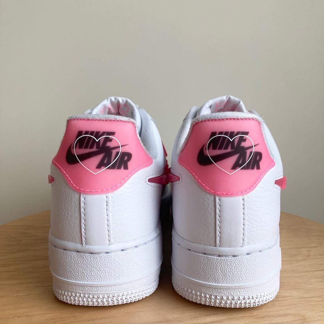 나이키 에어포스 1 로우 ‘발렌타인데이’ 상품이미지7
