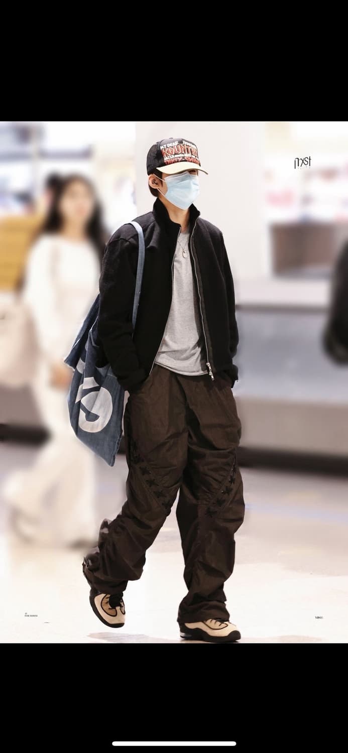 앤더슨벨 두아 레이스업 팬츠 차콜 48사이즈 라이즈 소희 착용  상품이미지3