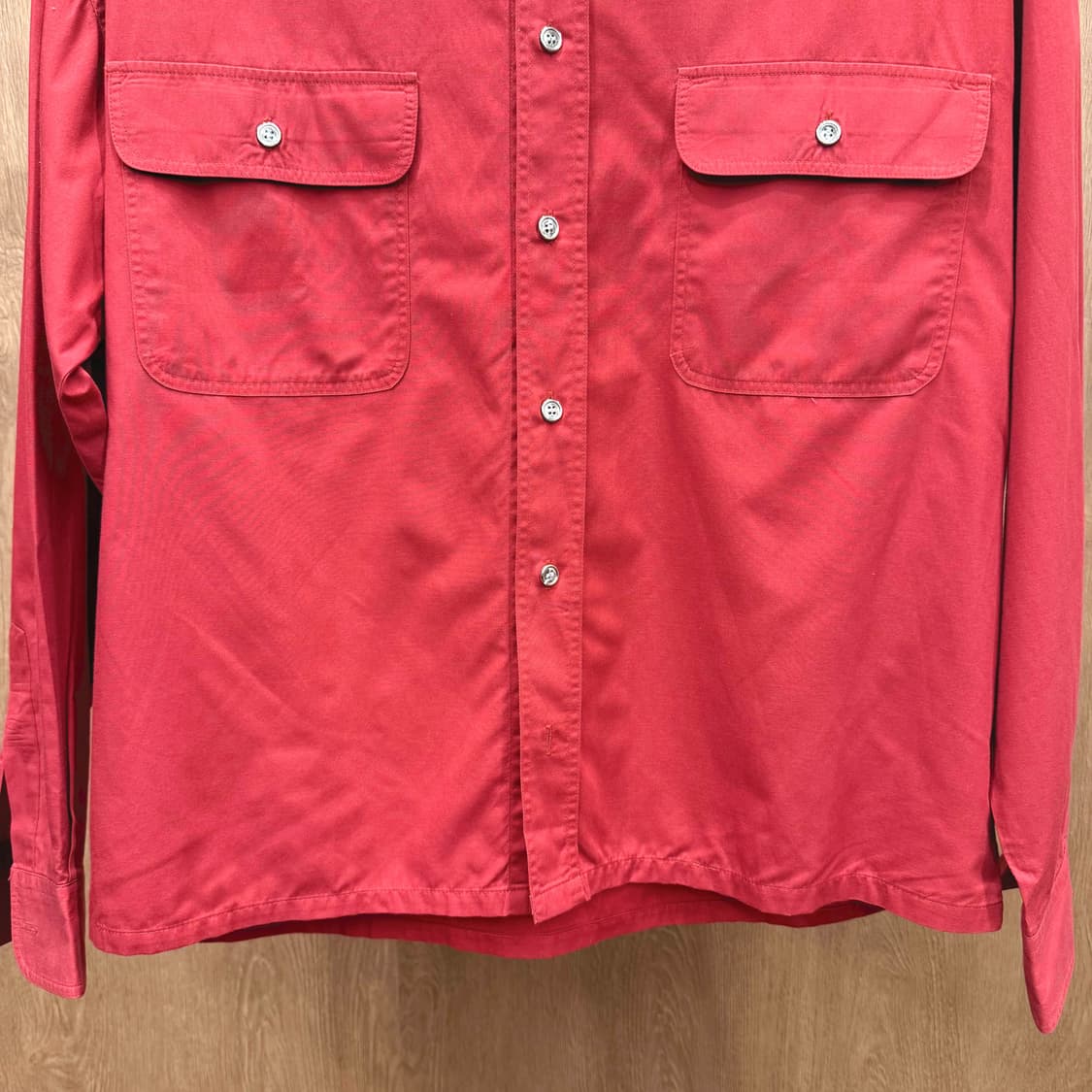 겐조 더블 포켓 셔츠 버튼 다운 카라 디테일 볼드 컬러 레드 상품이미지5